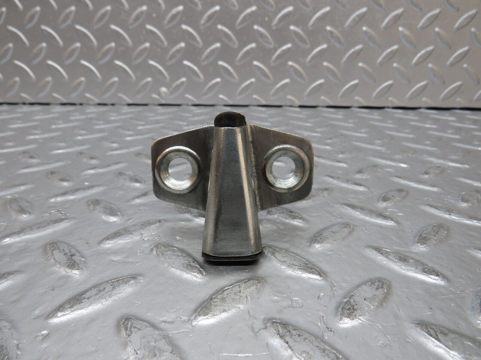 31772 Mercedes-Benz W201 190LE 1.8L Door Lock Latch