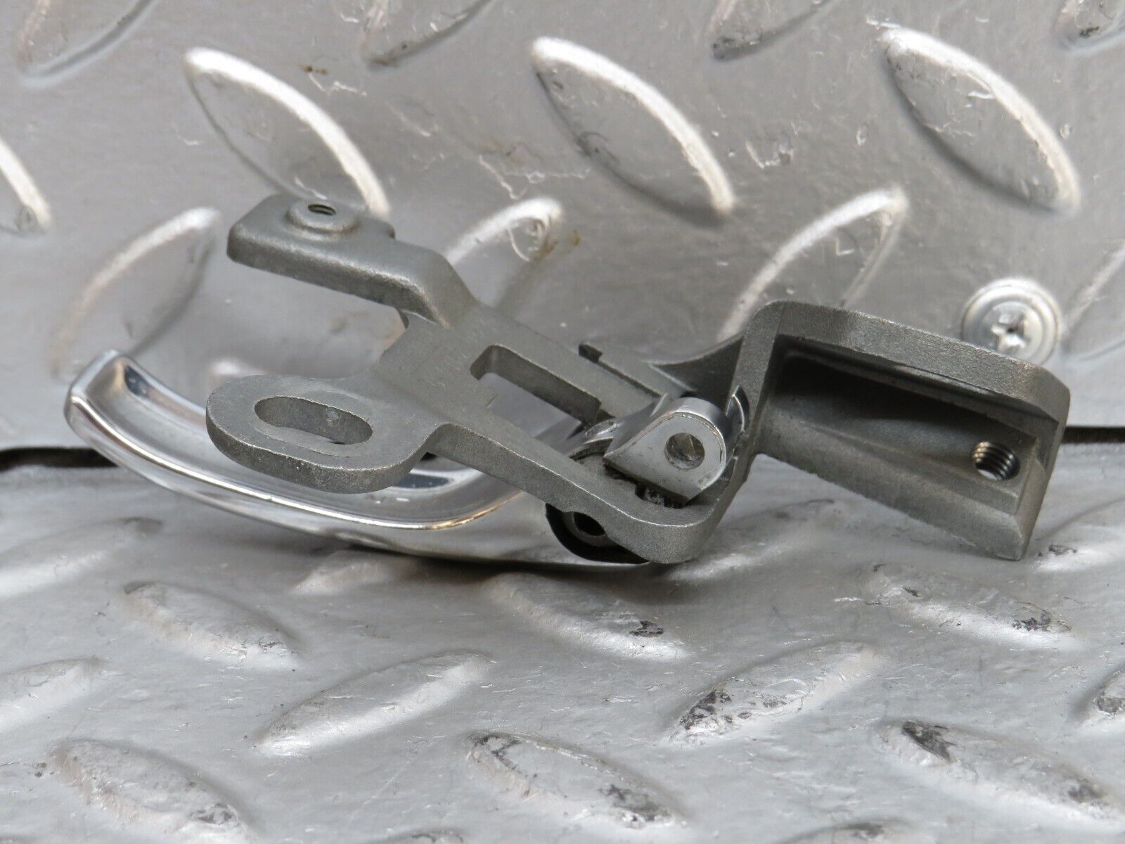 28285 Mercedes-Benz S123 240D Wagon Left Interior Door Handle 1237600161