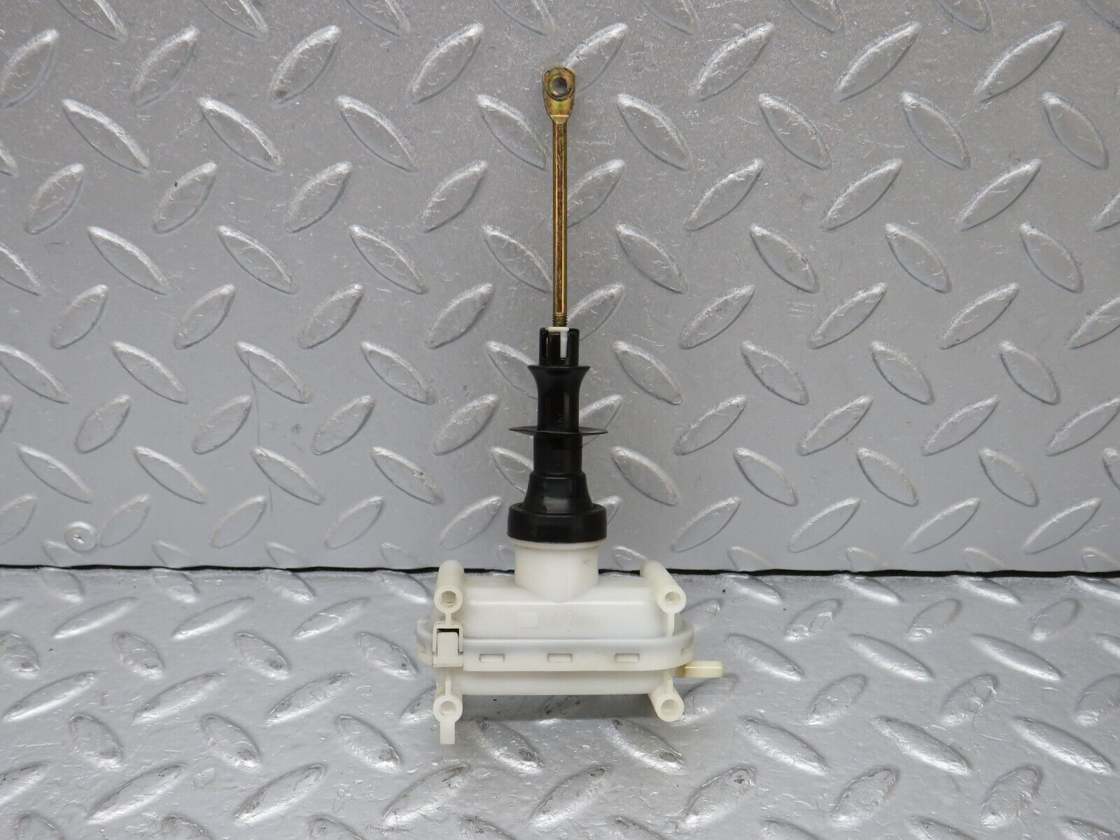 36632 Mercedes-Benz W201 190E 2.0L Rear Right Door Lock Vacuum Actuator