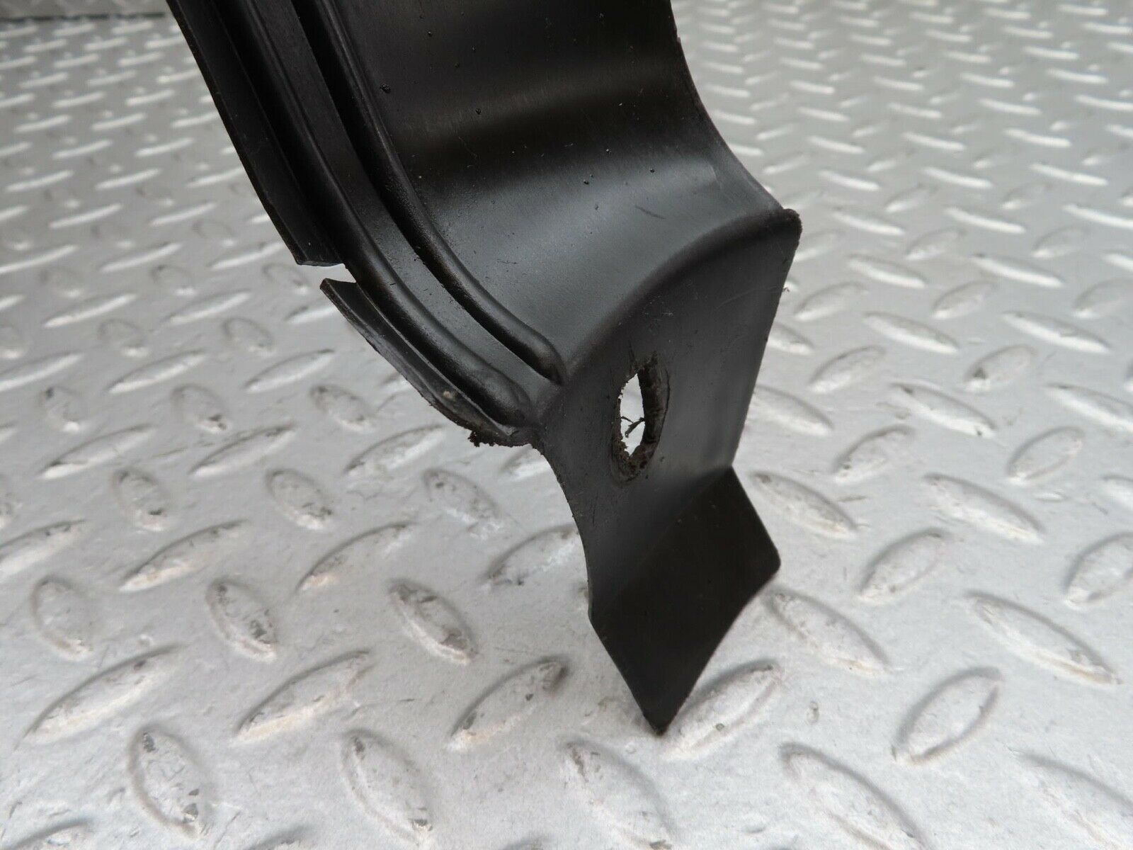 14716 Mercedes-Benz W201 190E Inner Mudguard Panelling Front Left 2018841135