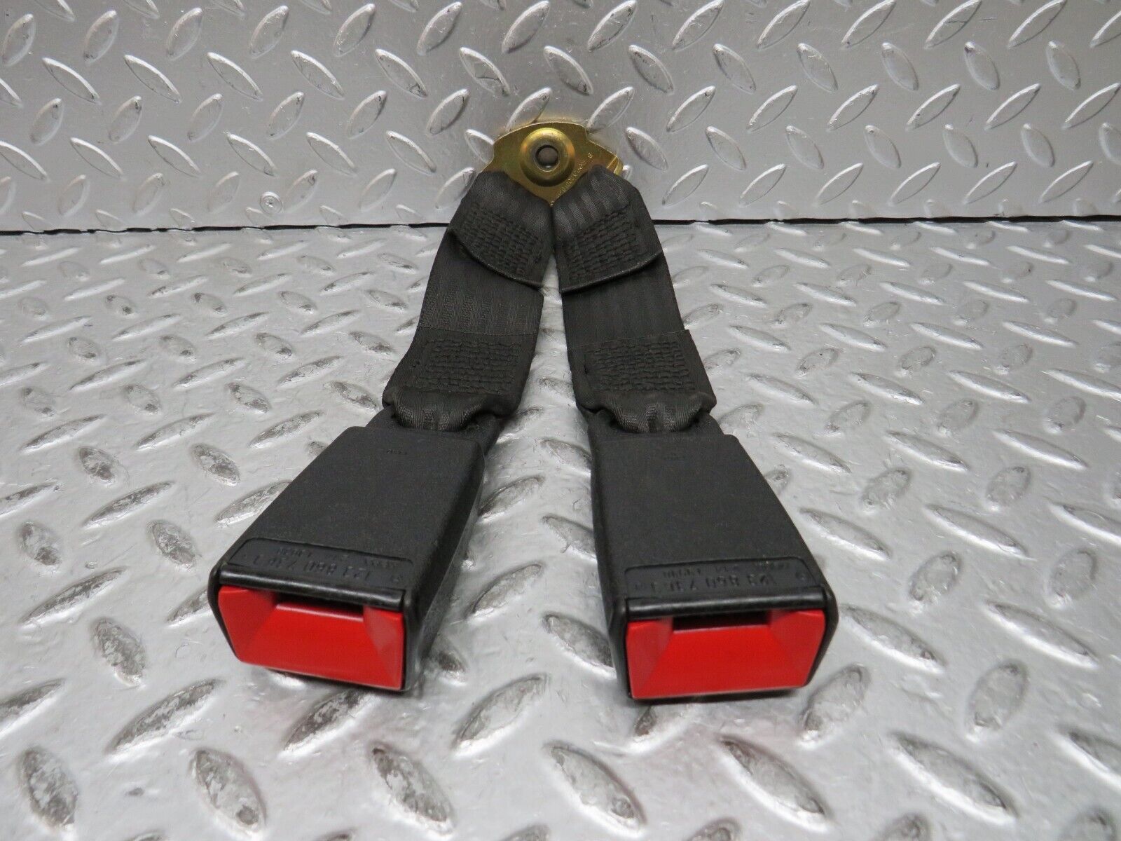 28636 Mercedes-Benz W123 280E Seat Belt Buckle Rear 1238607369