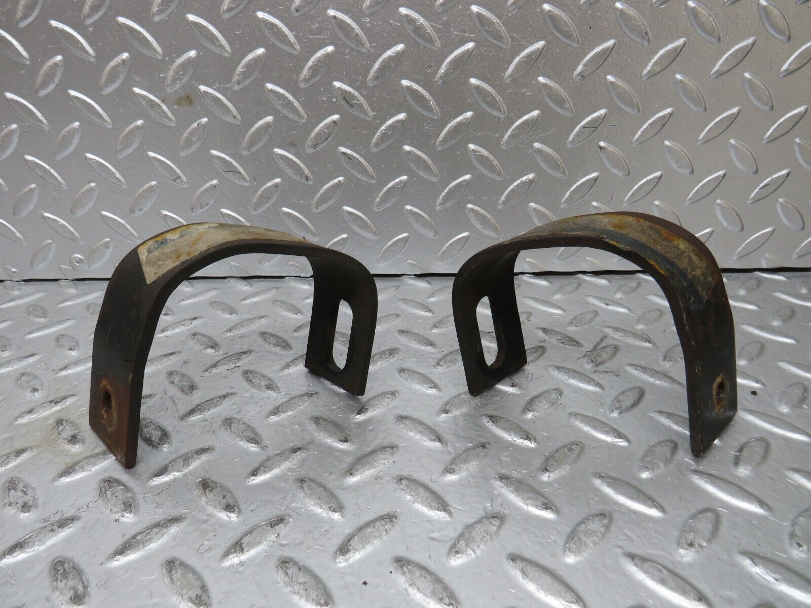 27394 Mercedes-Benz W123 280E Front Bumper Bracket Pair