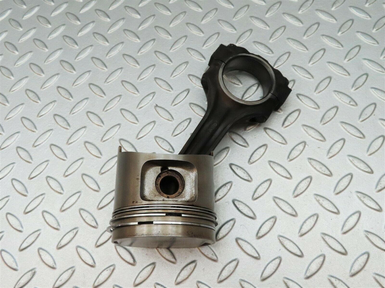 3948 Mercedes-Benz S123 200T Wagon Piston With Connecting Rod 88.975 mm