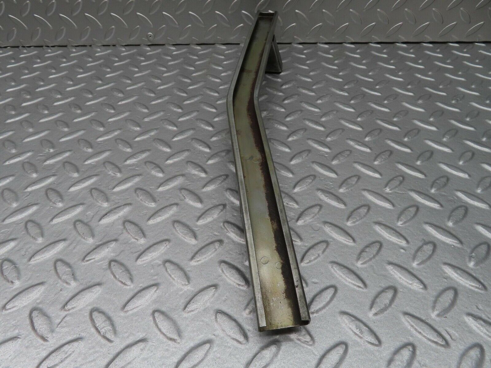 13995 Mercedes-Benz C107 280SLC Rear Left Window Channel