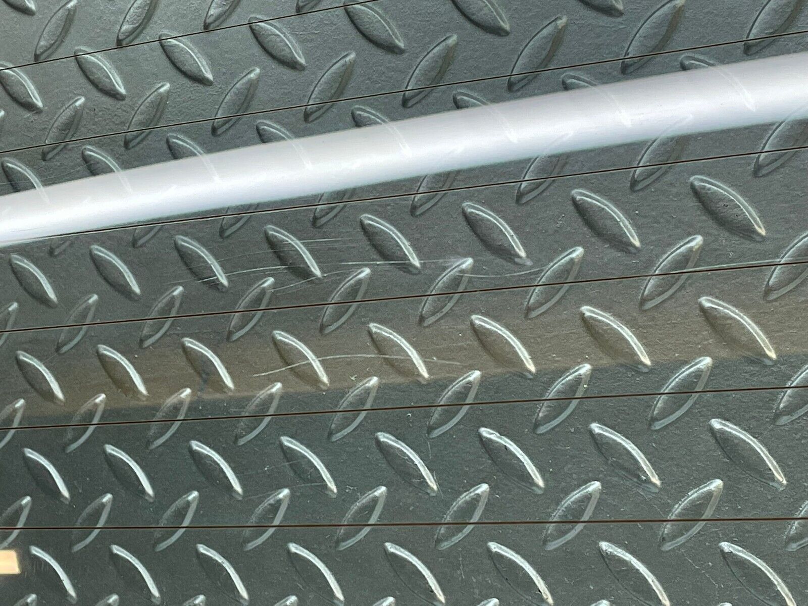 31924 Mercedes-Benz W123 230E Rear Heated Windscreen Glass