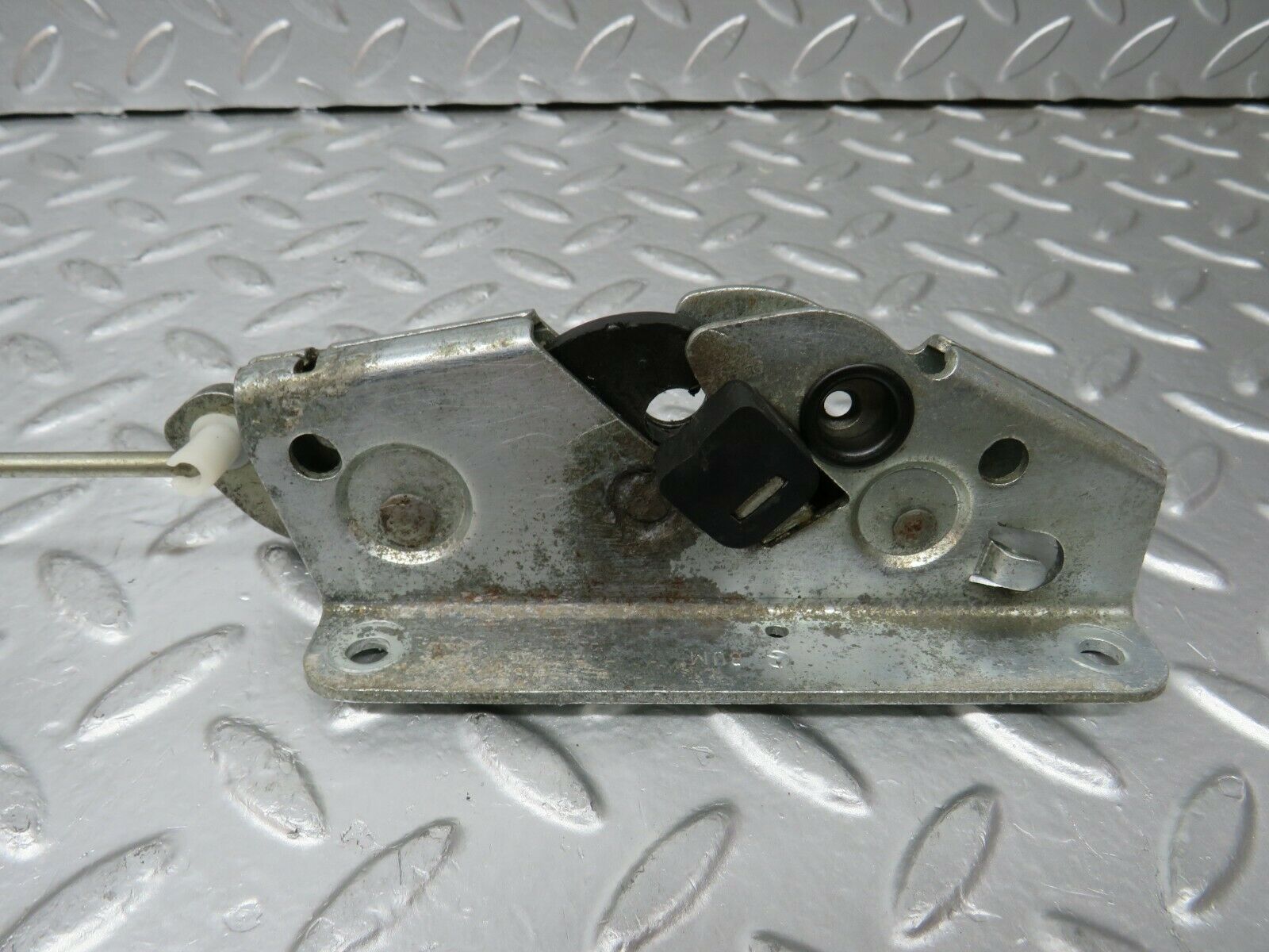 24263 Mercedes-Benz S124 220TE Wagon Rear Seat Bench Locking Mechanism Right