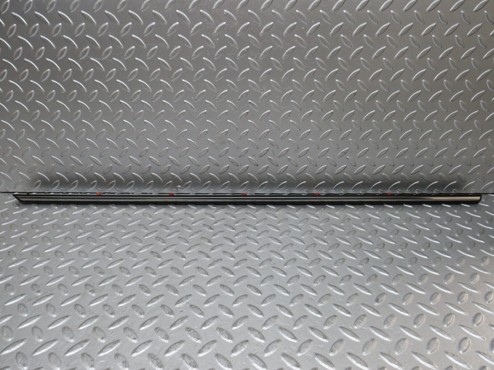 27893 Mercedes-Benz W123 280E Rear Left Door Centre Moulding Trim