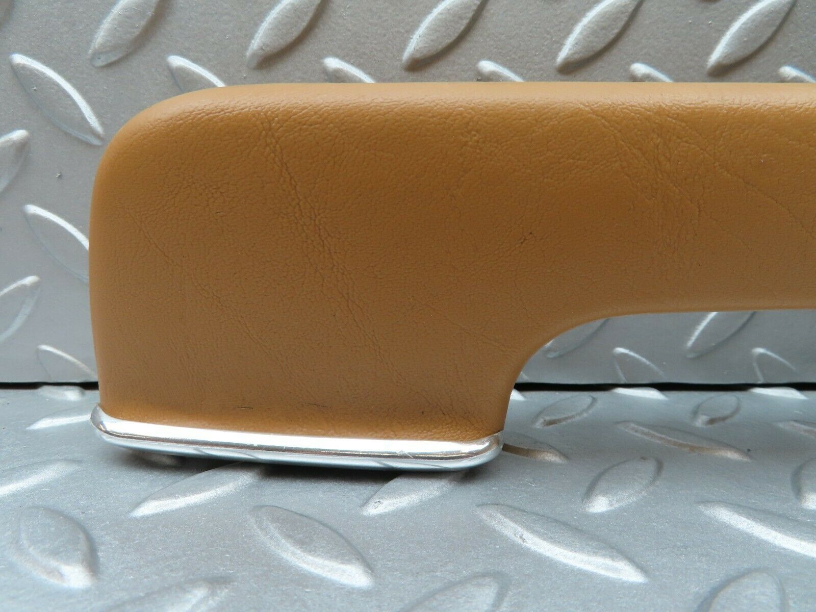 3711 Mercedes-Benz S123 200T Wagon Door Handle Rear Left Palomino 1239701901