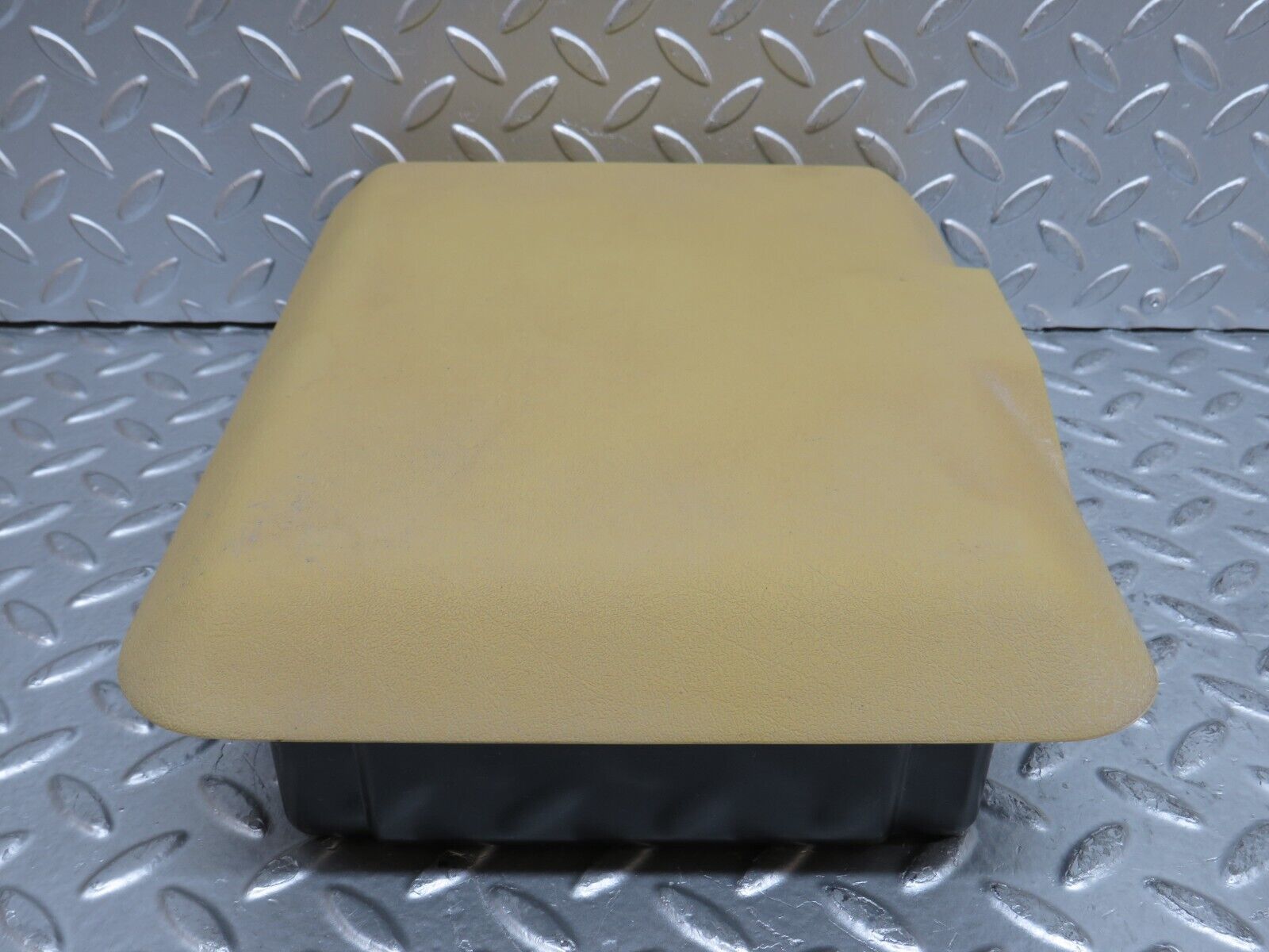 29649 Mercedes-Benz W123 230E First Aid Box 1238650353