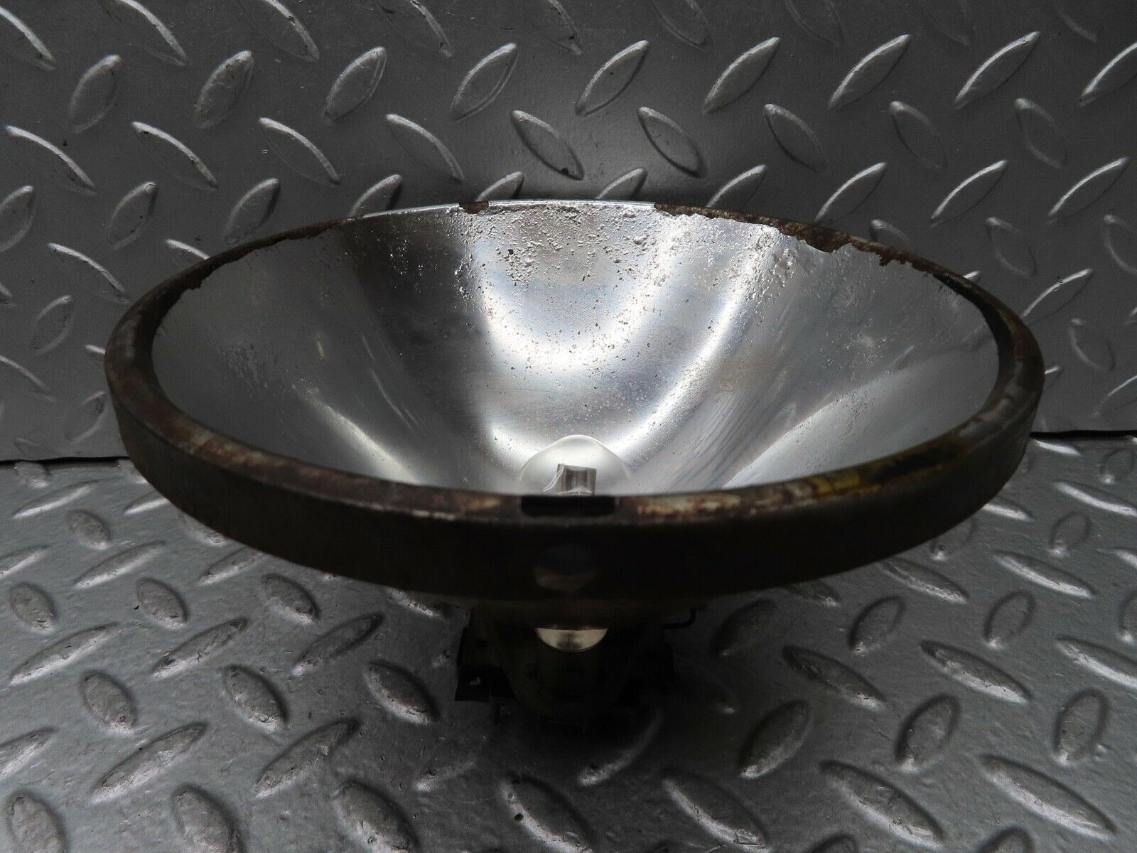 18911 Mercedes-Benz W121 190b Ponton Headlight Reflector