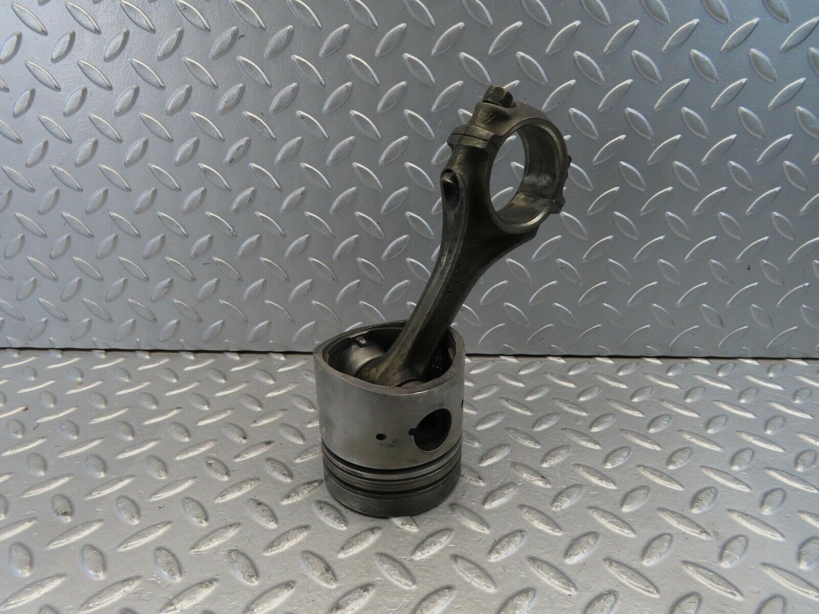 10996 Mercedes-Benz W115 220D Piston With Connecting Rod 86.98 mm