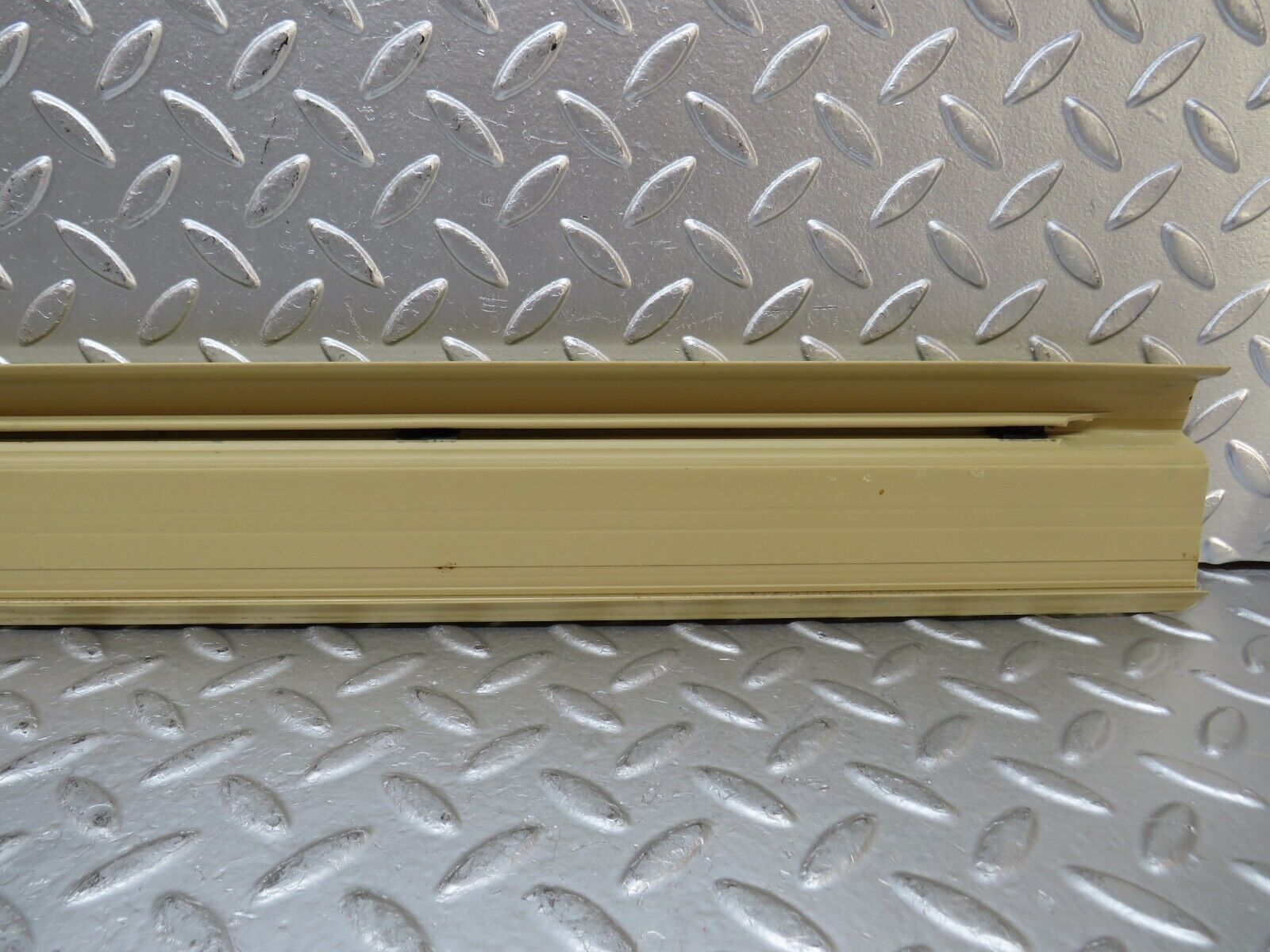 29741 Mercedes-Benz W123 230E Front Left Door Sill Trim Beige