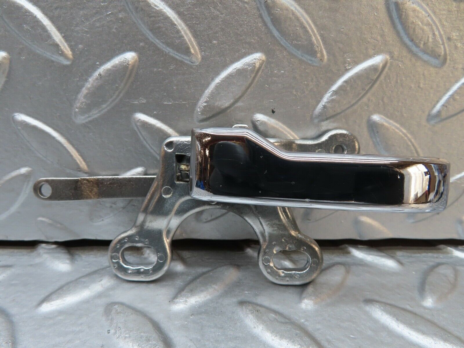 20842 Mercedes-Benz W114 250CE Coupe Left Interior Door Handle 1107660319