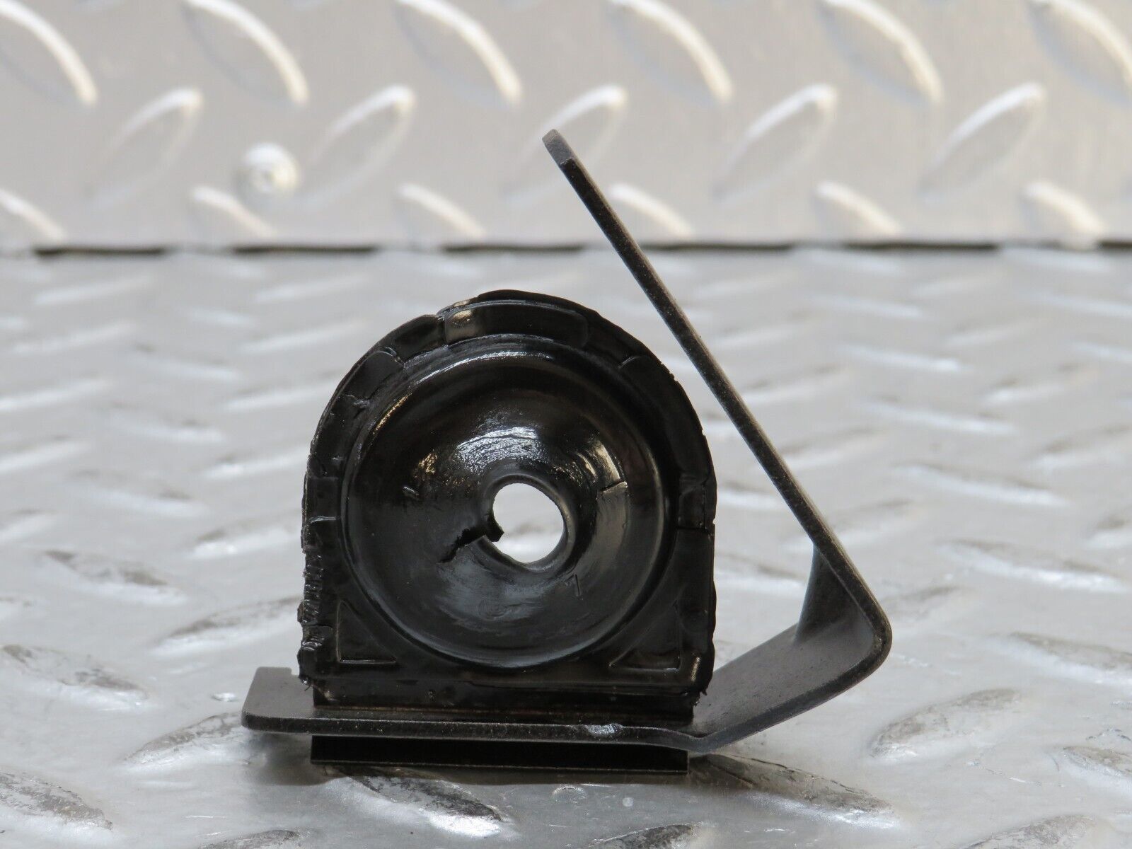 28126 Mercedes-Benz W123 280E Wire Cable Bracket 0005462937