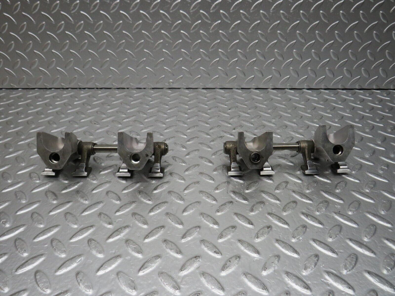 31068 Mercedes-Benz W123 200D Camshaft Rocker Arms 6160550010