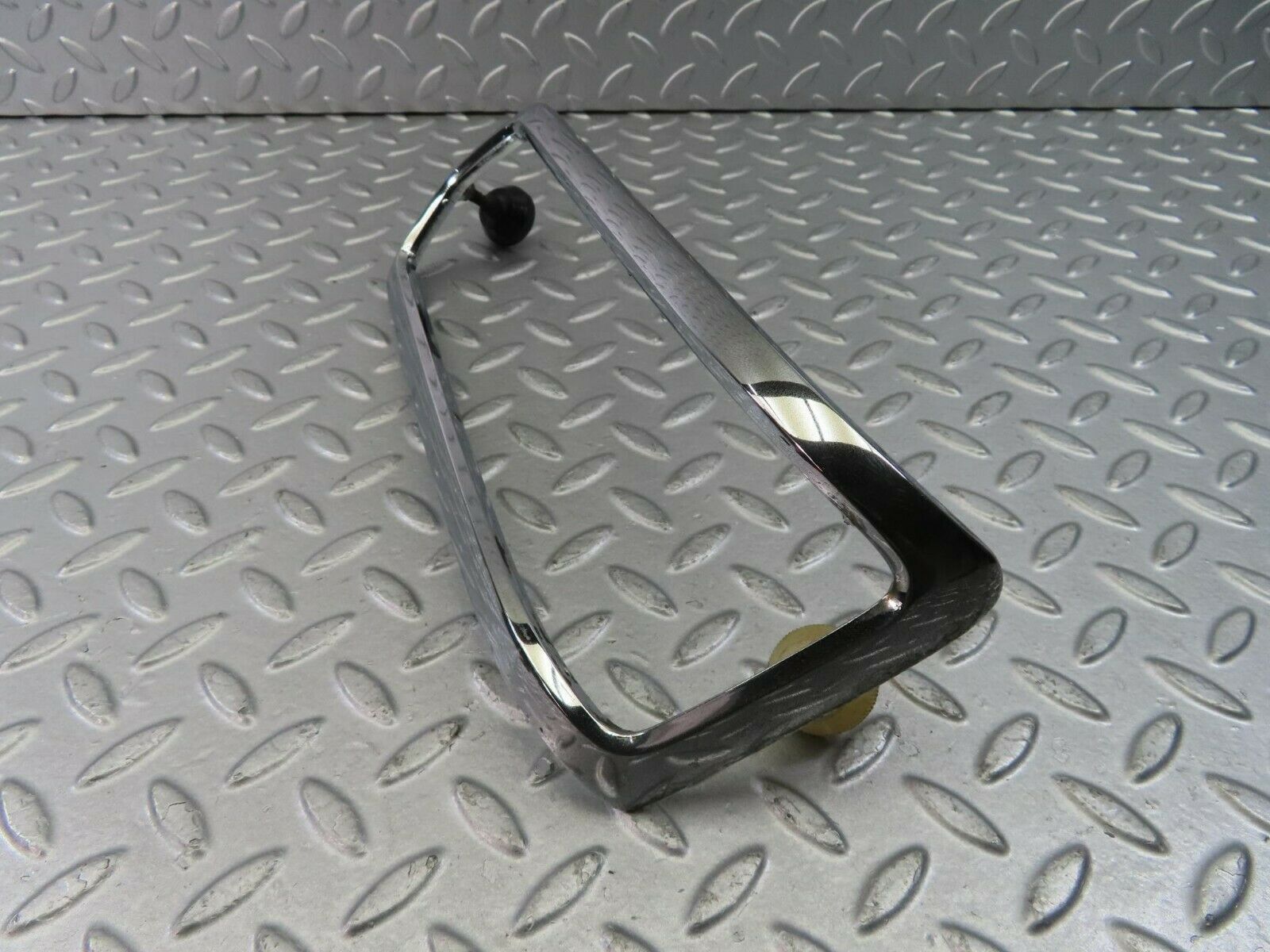 9014 Mercedes-Benz W108 Tail Light Chrome Frame Left 1088260159