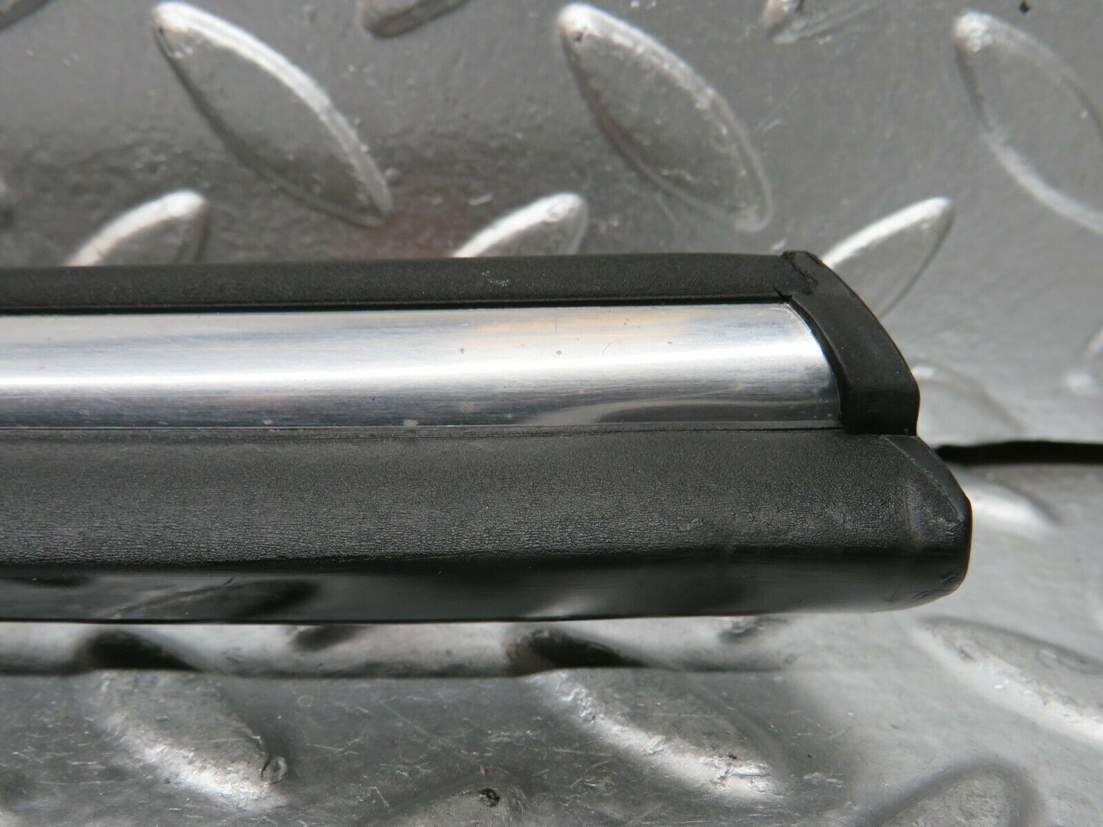 23189 Mercedes-Benz W116 350SE Front Left Fender Wing Centre Moulding Trim