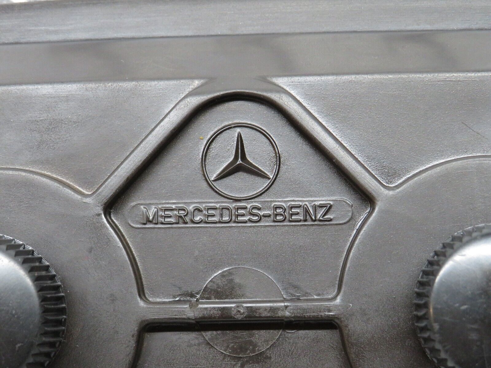 31998 Mercedes-Benz W123 230E Fuse Box Cover Lid 1235400082