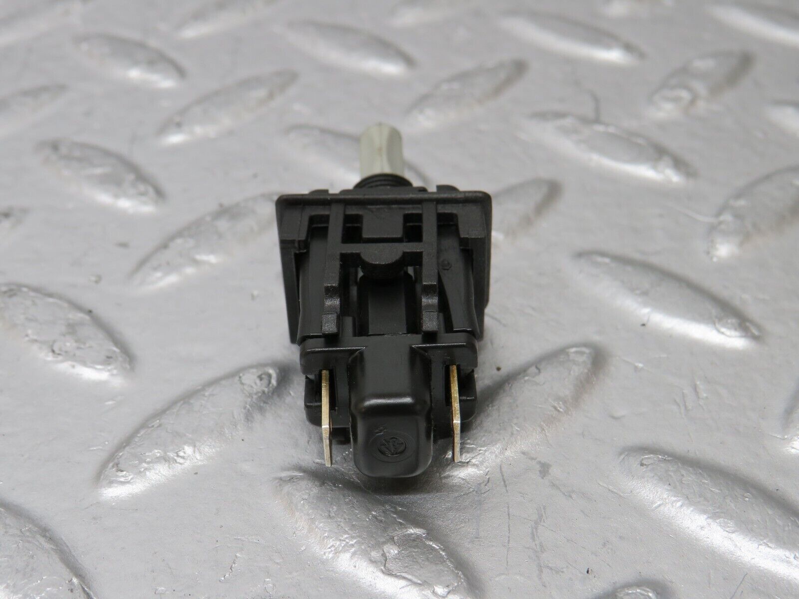 34906 Mercedes-Benz W210 320E Door Contact Switch 2018202110 2024270073