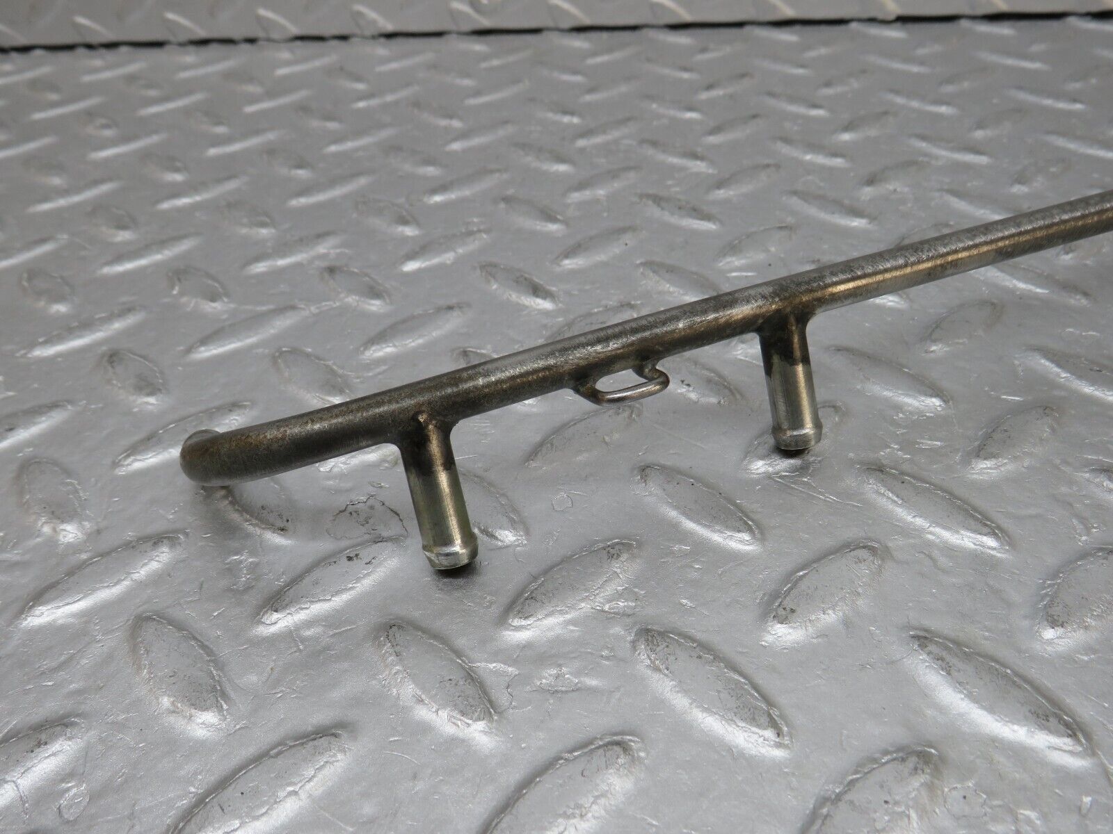 37547 Mercedes-Benz W109 300SEL Fuel Injection Pipe