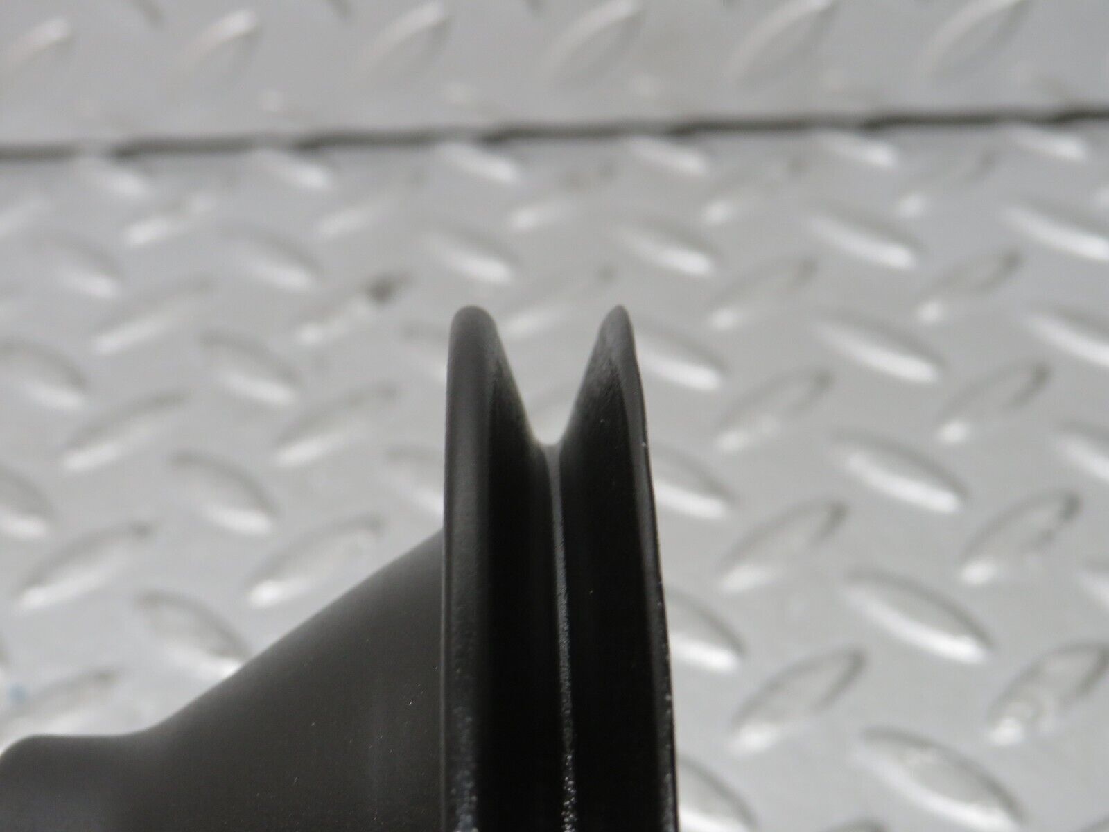 32907 Mercedes-Benz W123 300D Water Pump Pulley