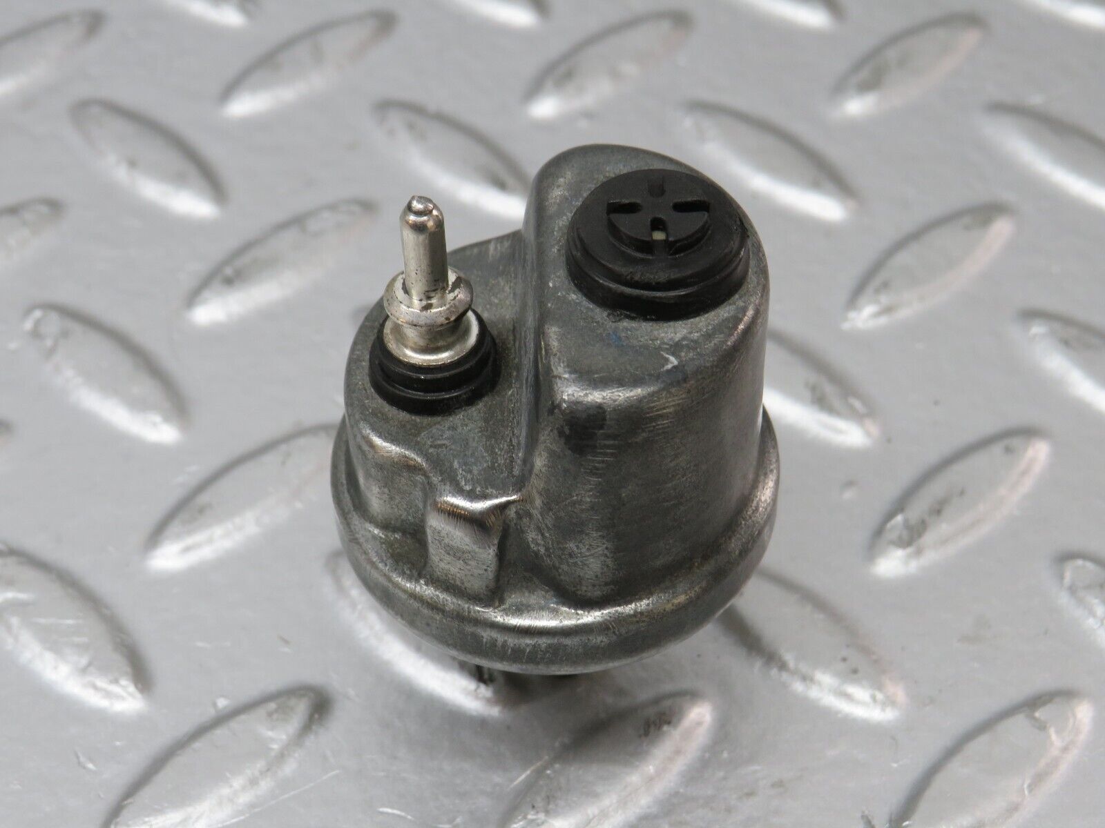 34244 Mercedes-Benz W124 260E Oil Pressure Sensor 0065429417