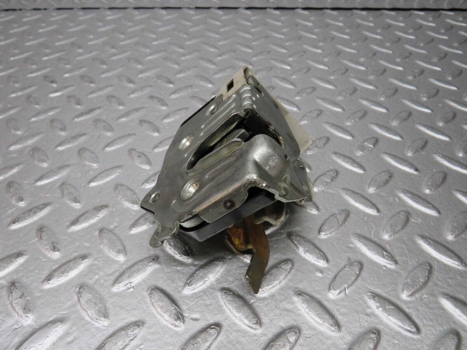 30487 Mercedes-Benz W124 230E Rear Left Door Lock Mechanism