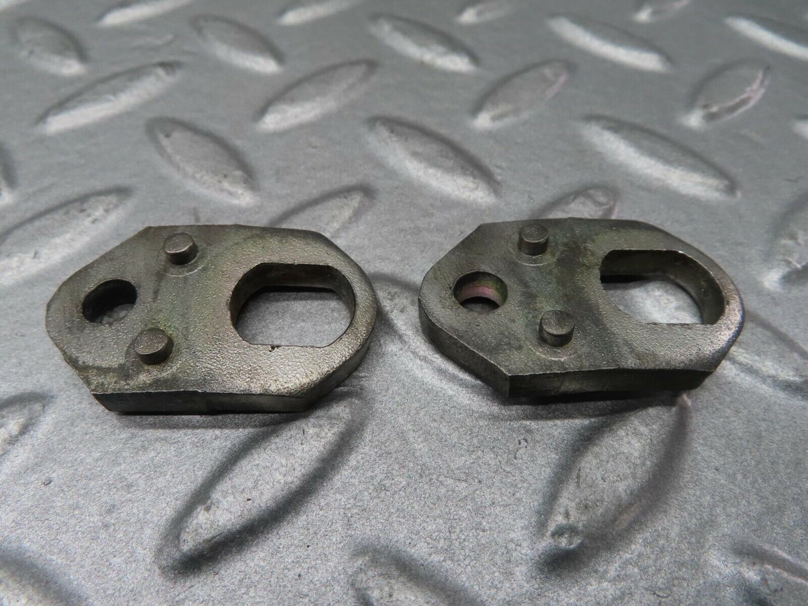 16741 Mercedes-Benz C107 380SLC Fuel Injector Bracket Pair
