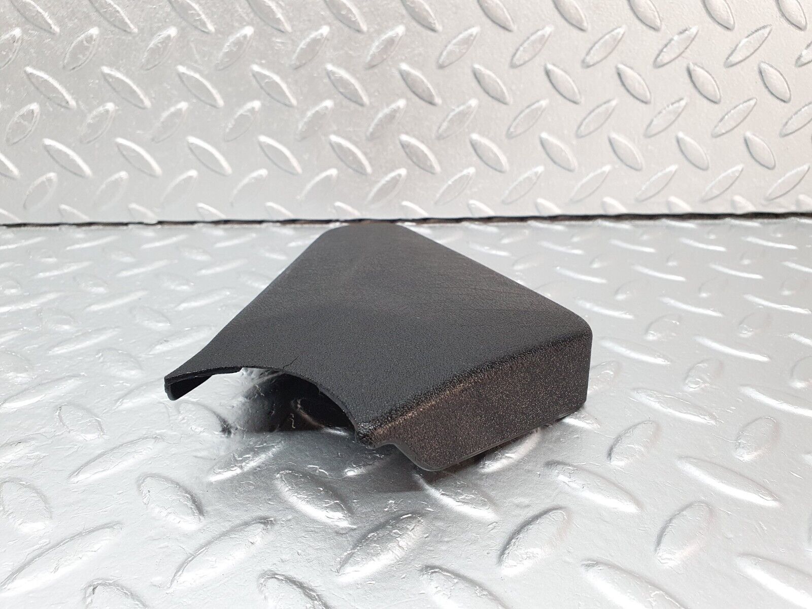 40789 Mercedes-Benz W126 Front Right Seat Cover Trim Black 1269180230