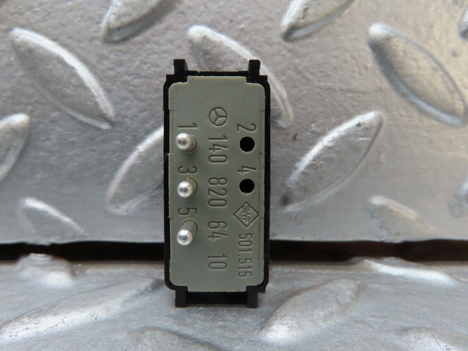 19720 Mercedes-Benz C140 CL420 Coupe Seat Belt Presenter Switch 1408206410