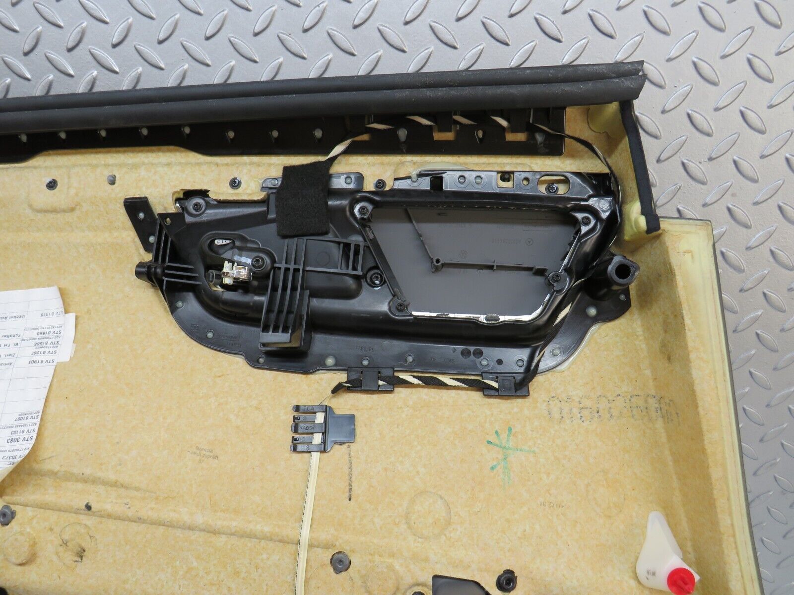 35102 Mercedes-Benz W221 Rear Right Door Card