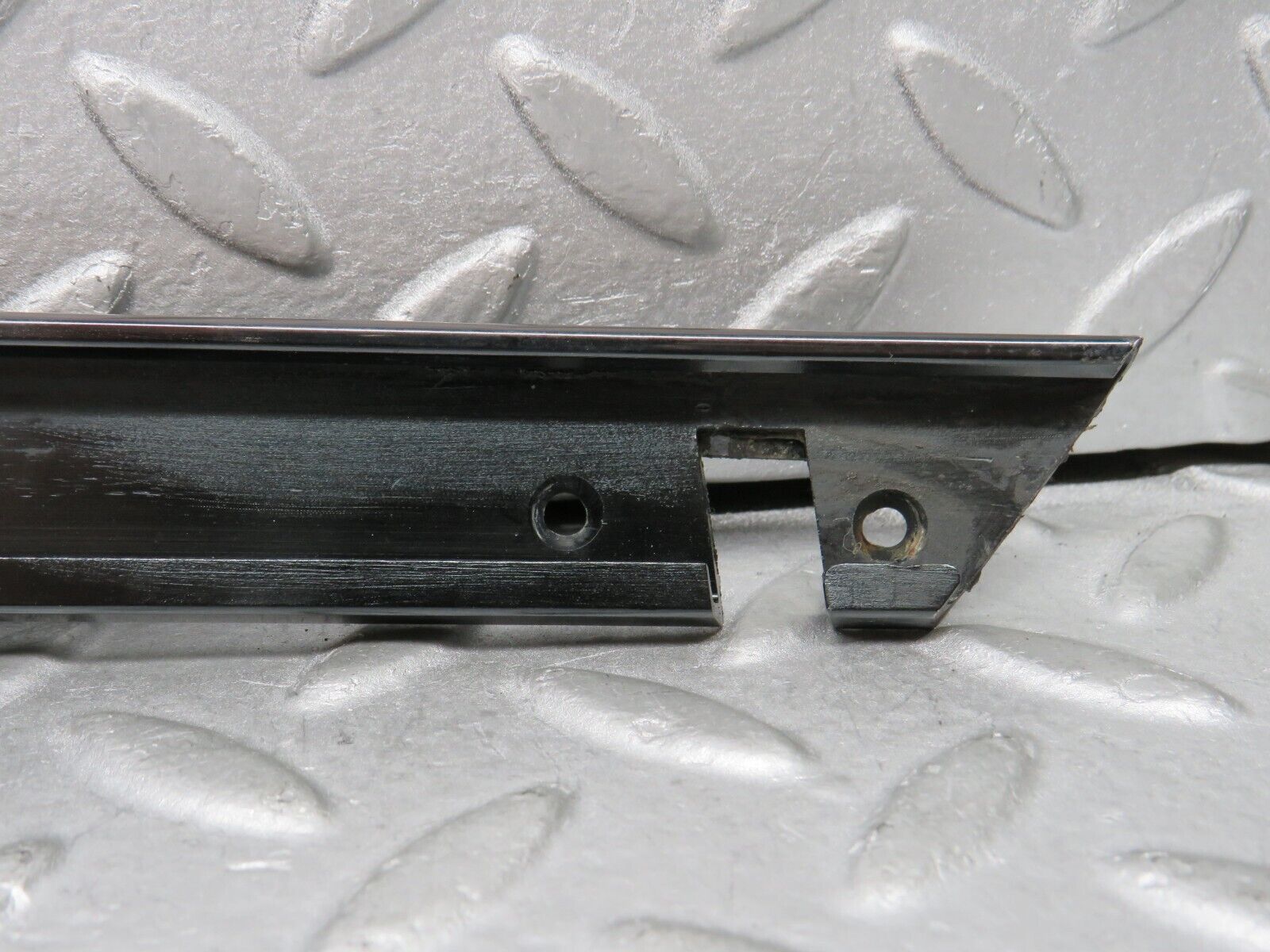 37895 Mercedes-Benz A124 320E Cabriolet A Pillar Sealing Rail Trim Left Side