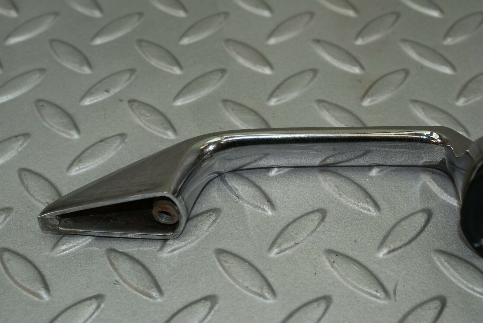 3103 Mercedes-Benz W115 220D Door Handle Front Left Driver Side 1157660101