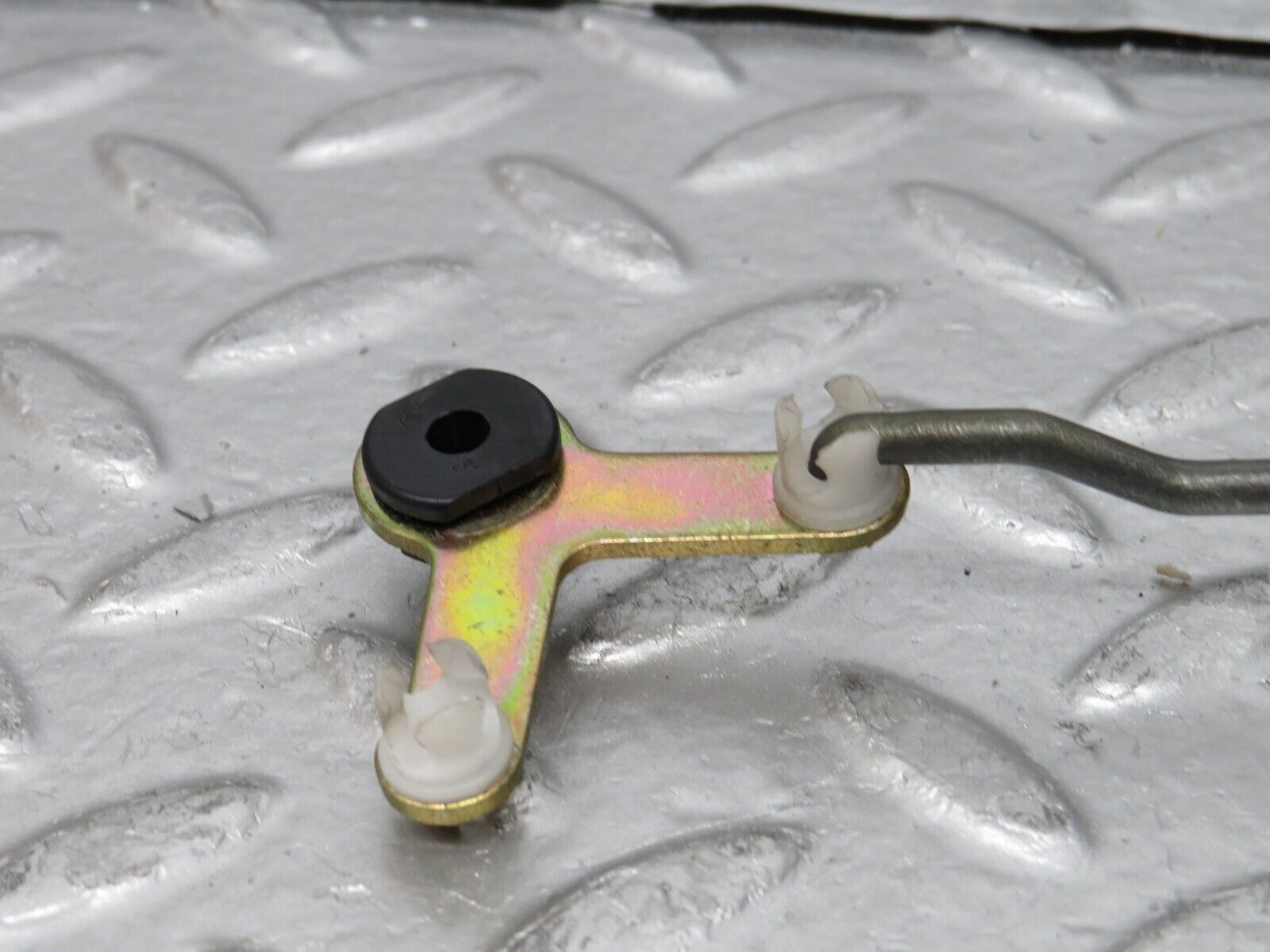 24963 Mercedes-Benz W140 S320 Left Door Lock Vacuum Actuator 400139