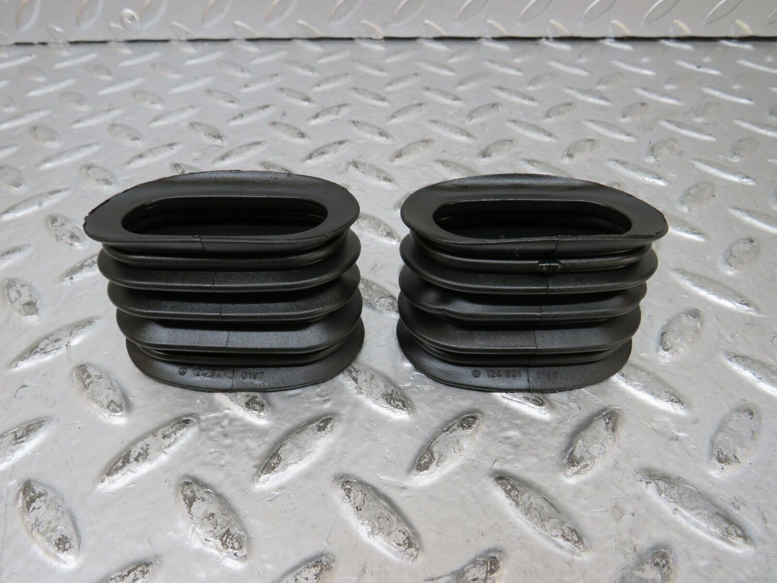 26522 Mercedes-Benz C124 220CE Door Wire Protector Rubber 1248210197