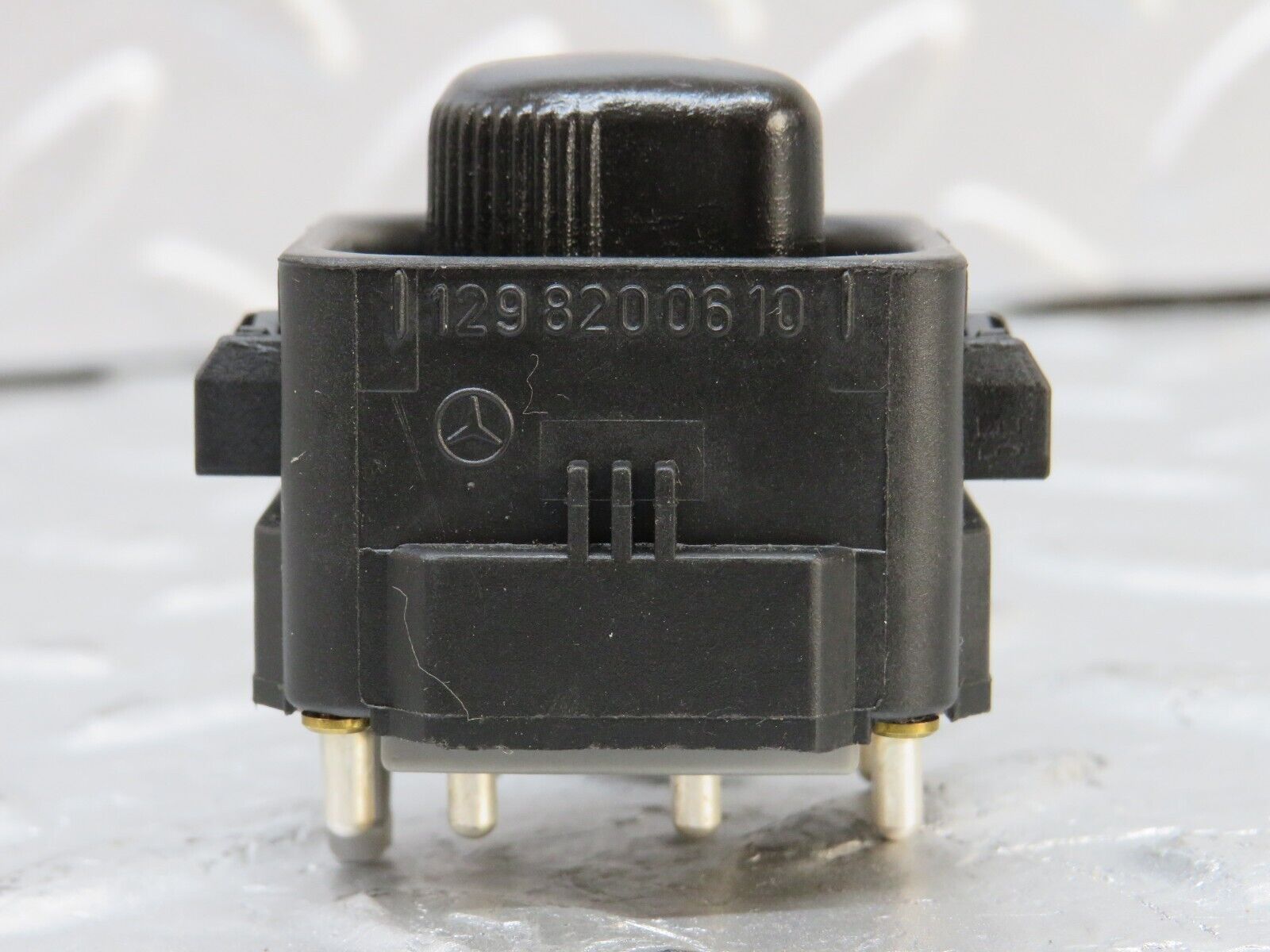 33317 Mercedes-Benz W202 C180 Electric Mirror Adjust Switch 1298200610