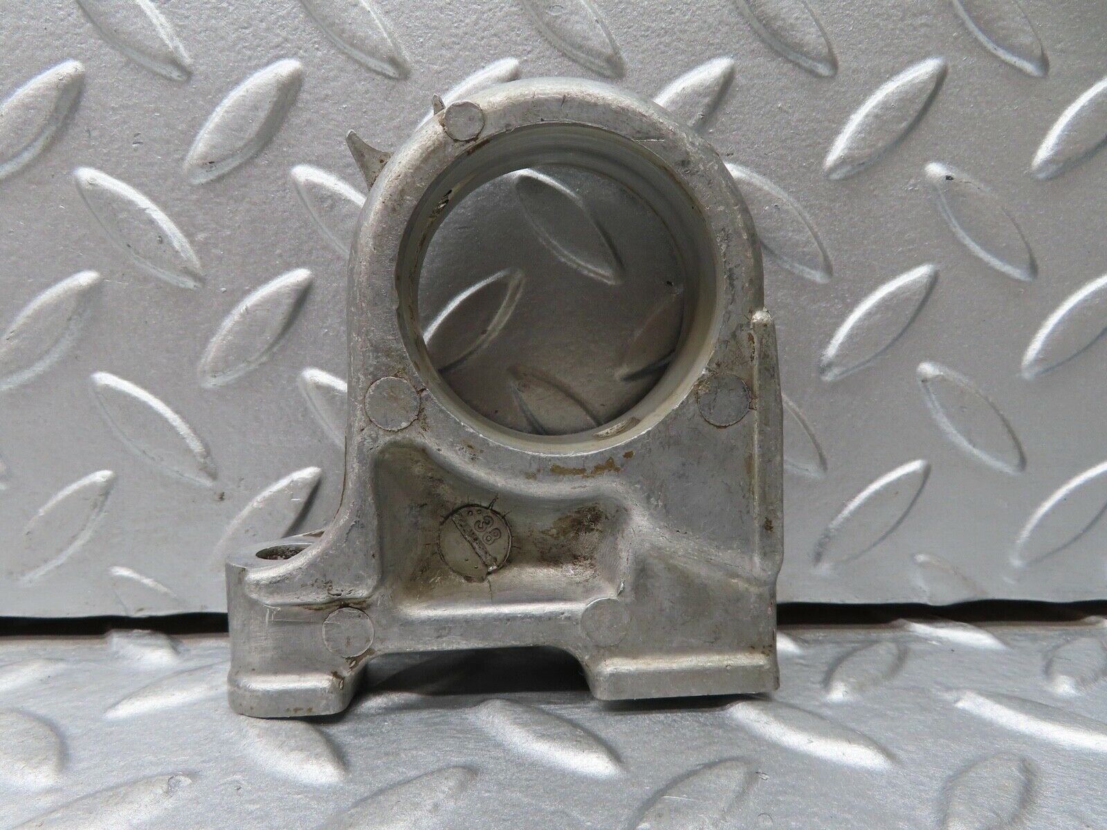 17723 Mercedes-Benz W116 450SEL Camshaft Tower Bearing 1160514312