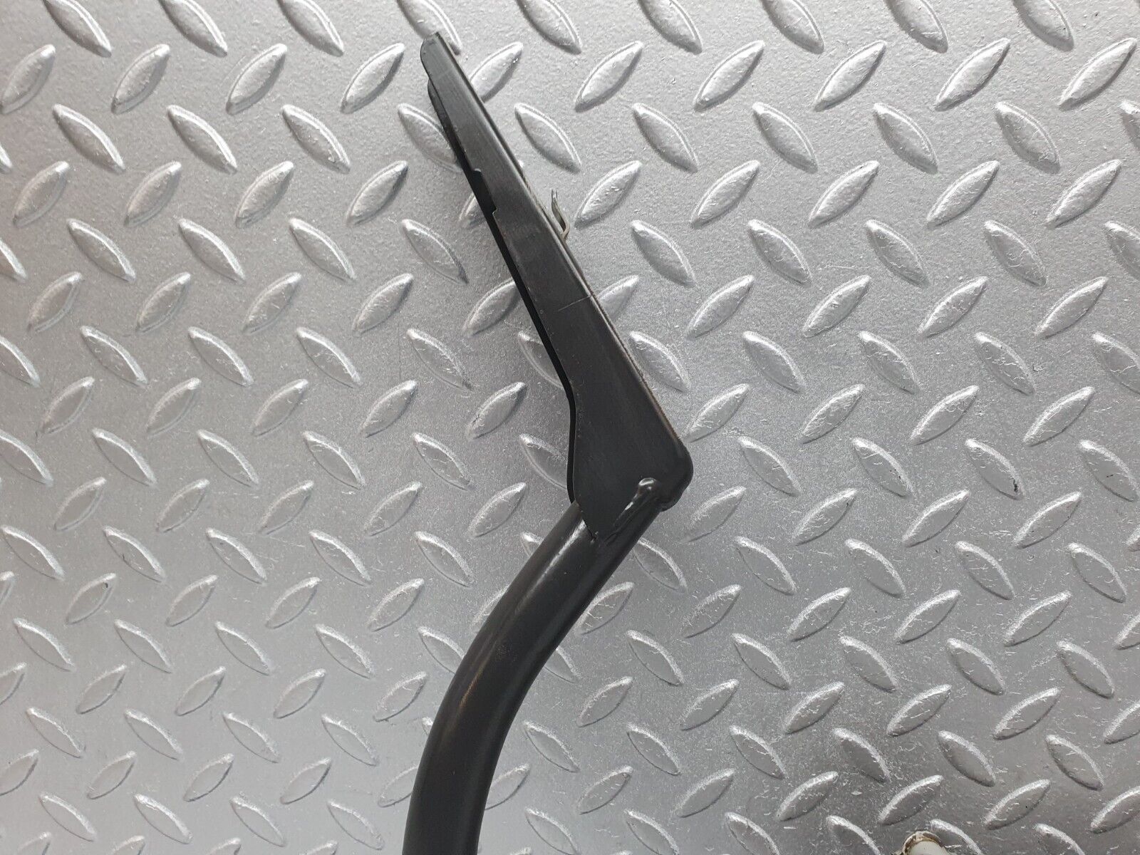 41192 Mercedes-Benz W126 300SE Trunk Hinge Right Side