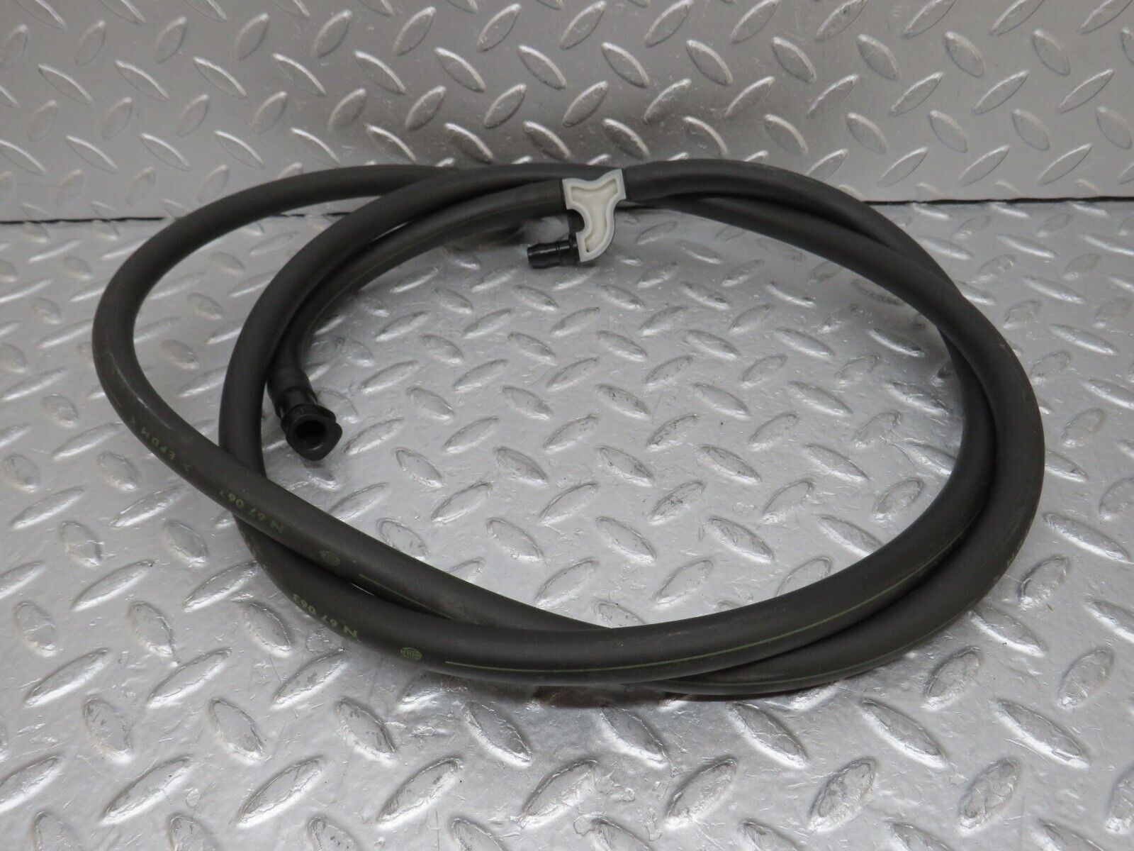 35250 Mercedes-Benz W221 Headlight Washer Hose Pipe