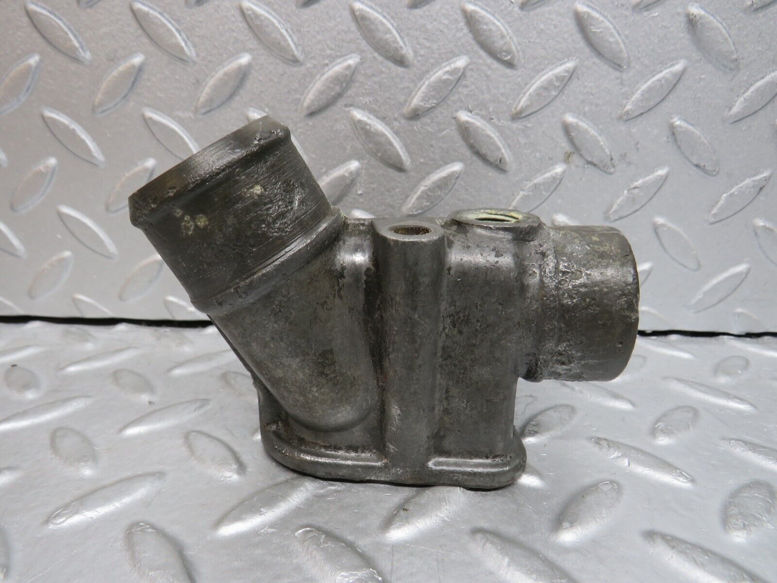 37676 Mercedes-Benz W109 300SEL Water Pump Housing Flange 1162011030