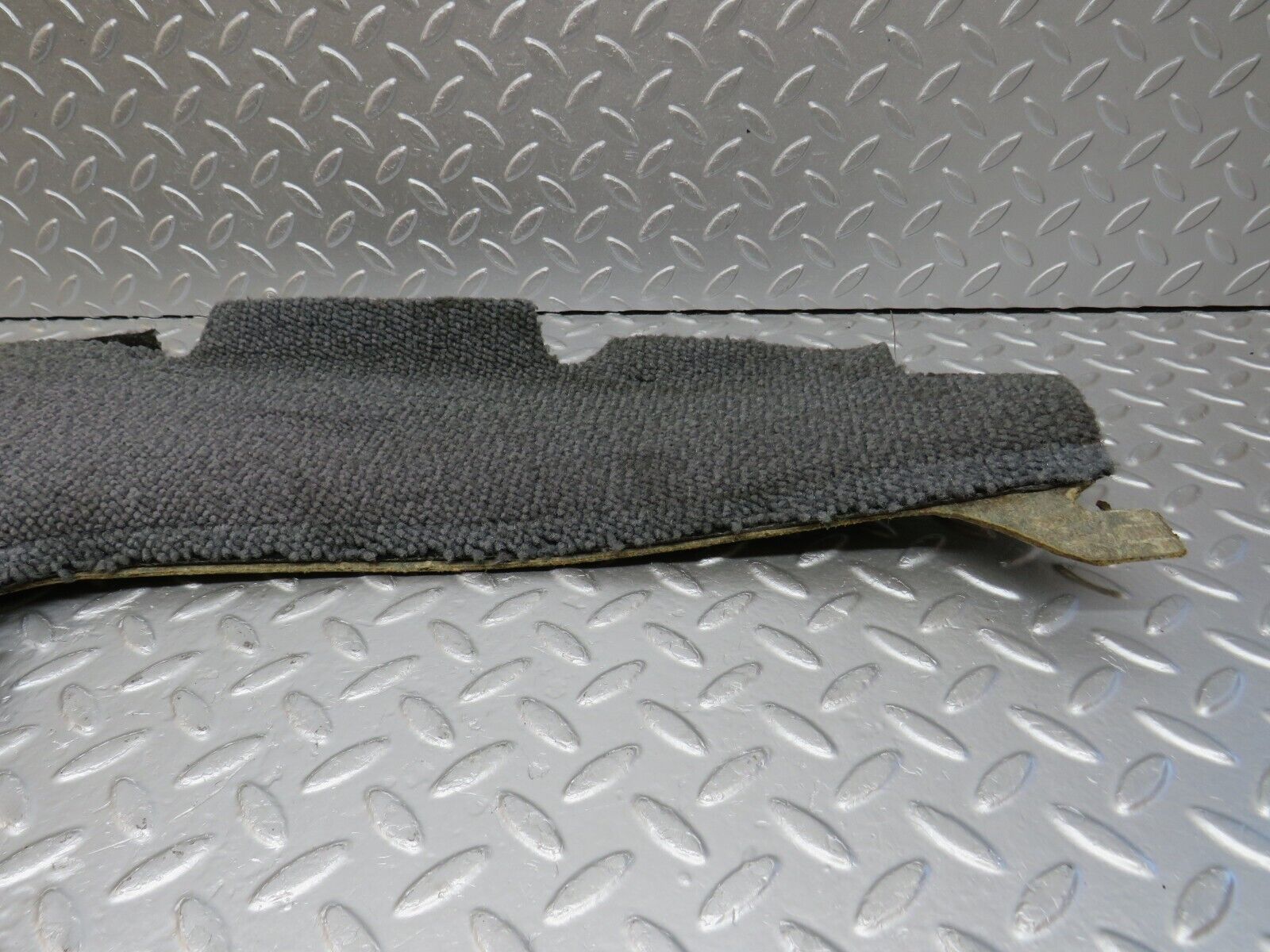 33572 Mercedes-Benz W201 190E 2.0L Centre Console Carpet Right Side Grey