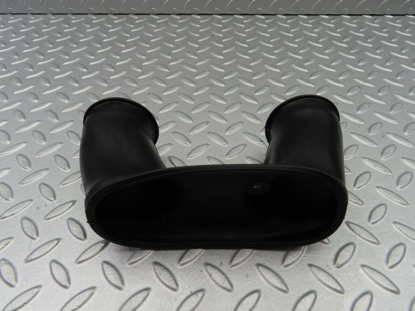 6933 Mercedes-Benz C107 350SLC Coupe Air Duct Hose Rubber 1078310188