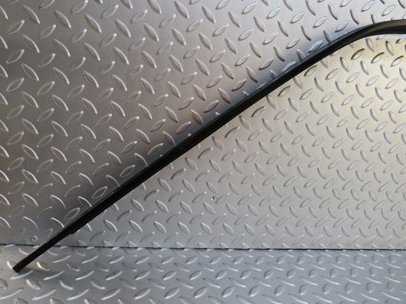 37030 Mercedes-Benz C126 420SEC Coupe Roof Trim Right