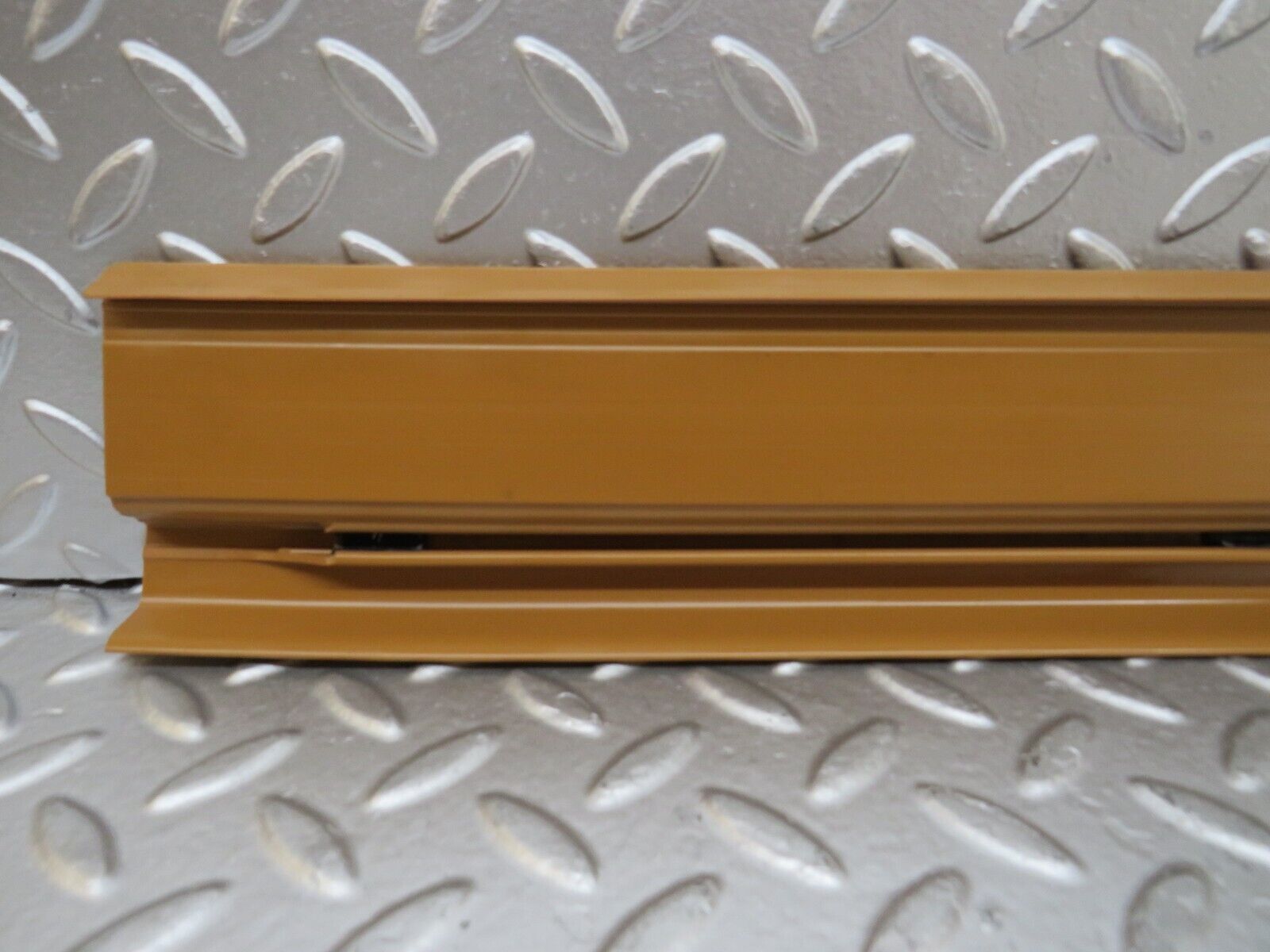 27104 Mercedes-Benz W123 280E Front Left Door Sill