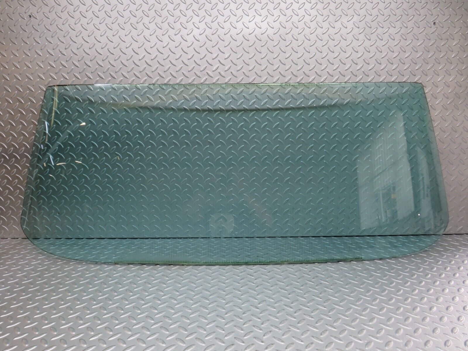 35796 Mercedes-Benz W108 Rear Heated Windscreen