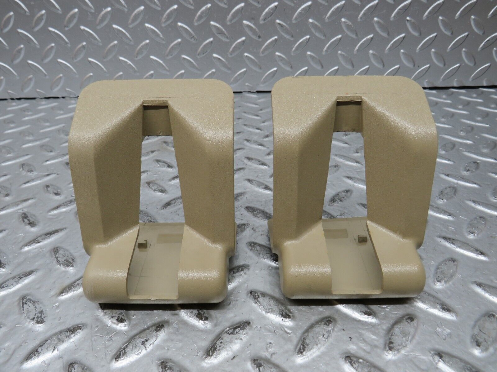 27832 Mercedes-Benz S124 300TE Wagon Rear Seat Hinge Pair With Cover 124922013