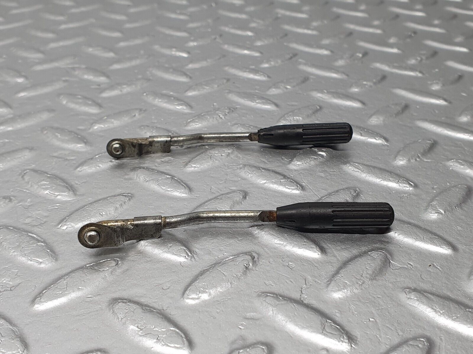 41294 Mercedes-Benz W126 300SE Front Door Lock Knob Pair