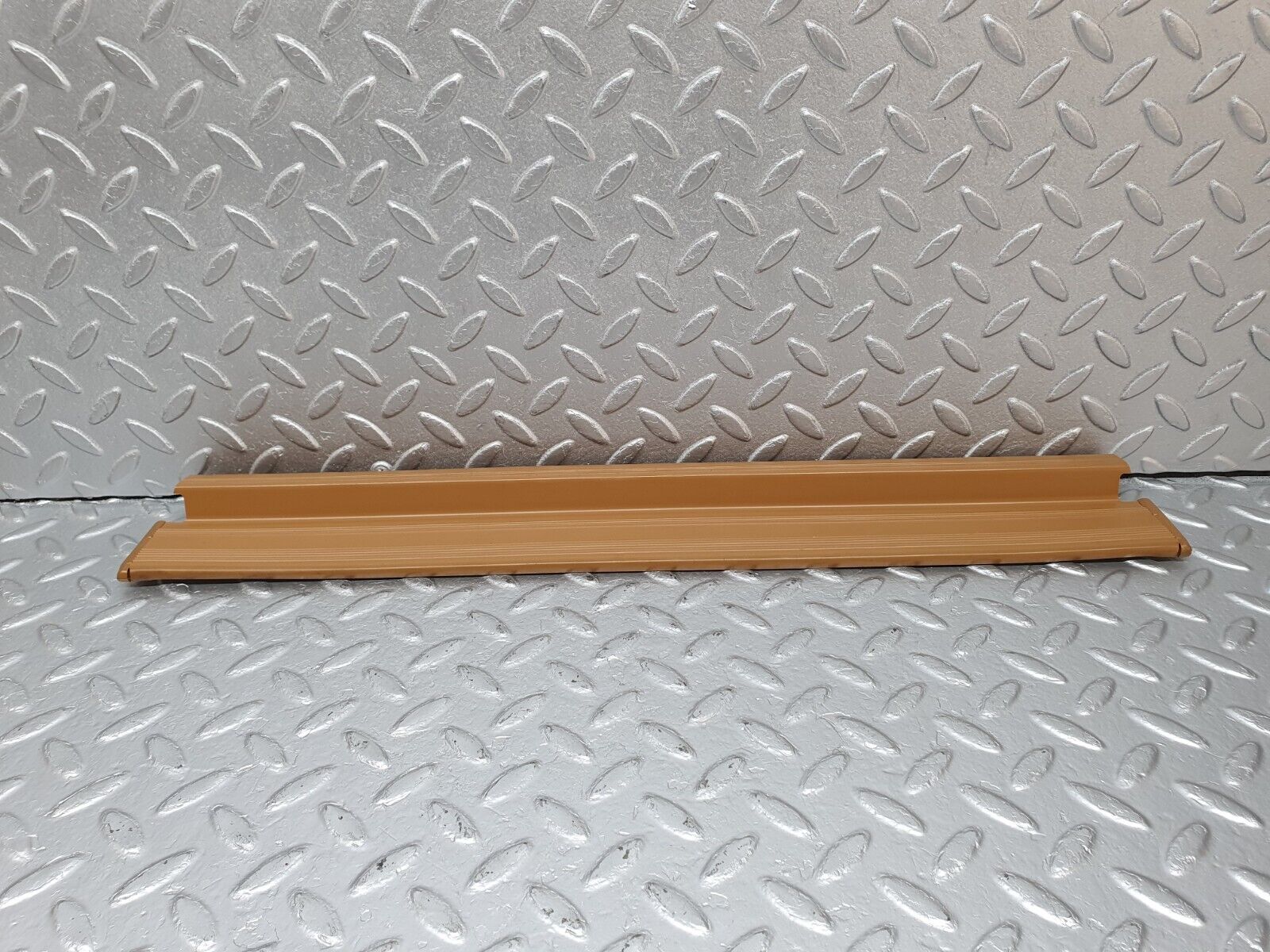 41416 Mercedes-Benz W124 200E Rear Left Door Sill Trim Palomino