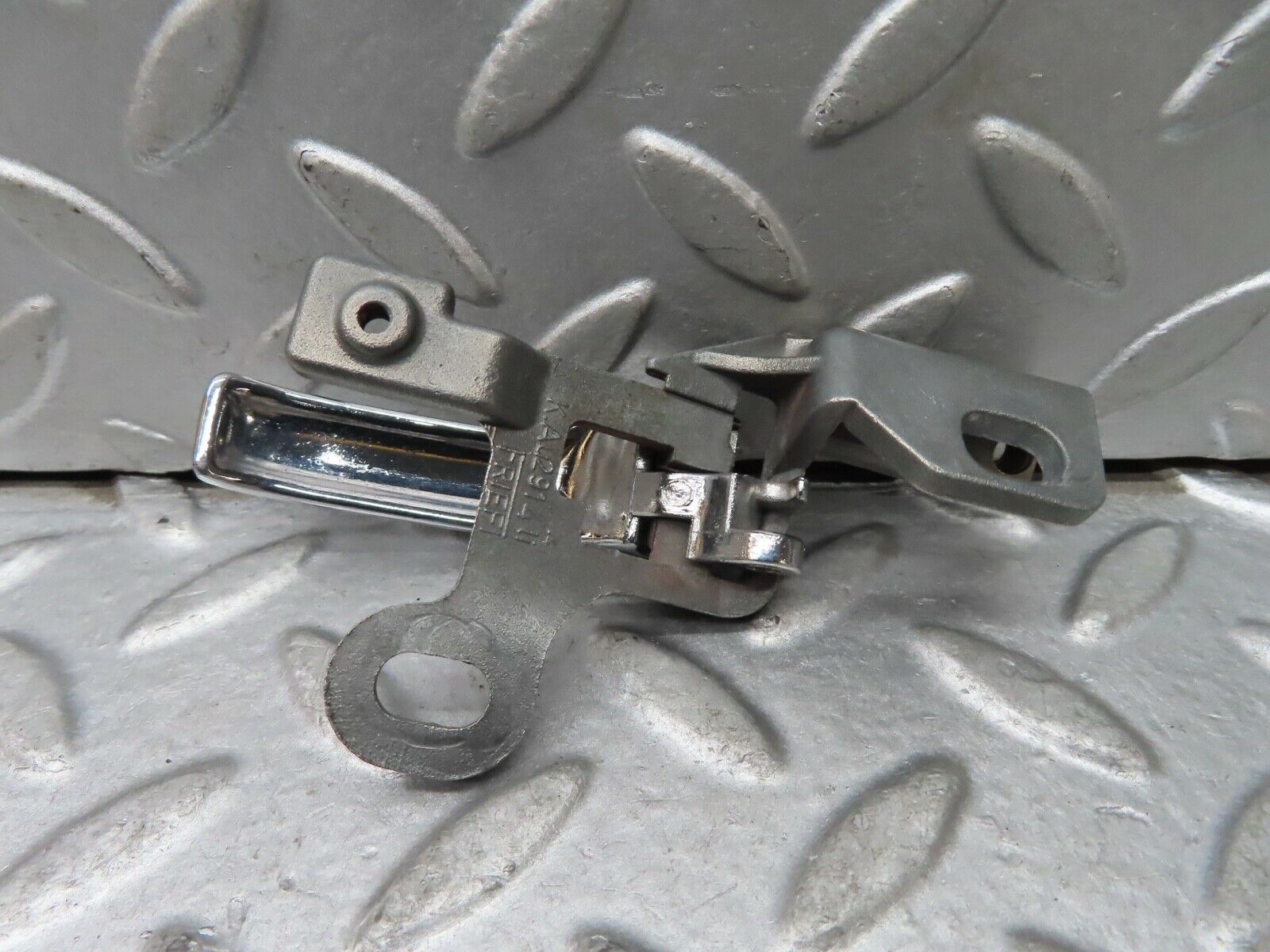 19159 Mercedes-Benz W123 300D Left Interior Door Handle 1237600161