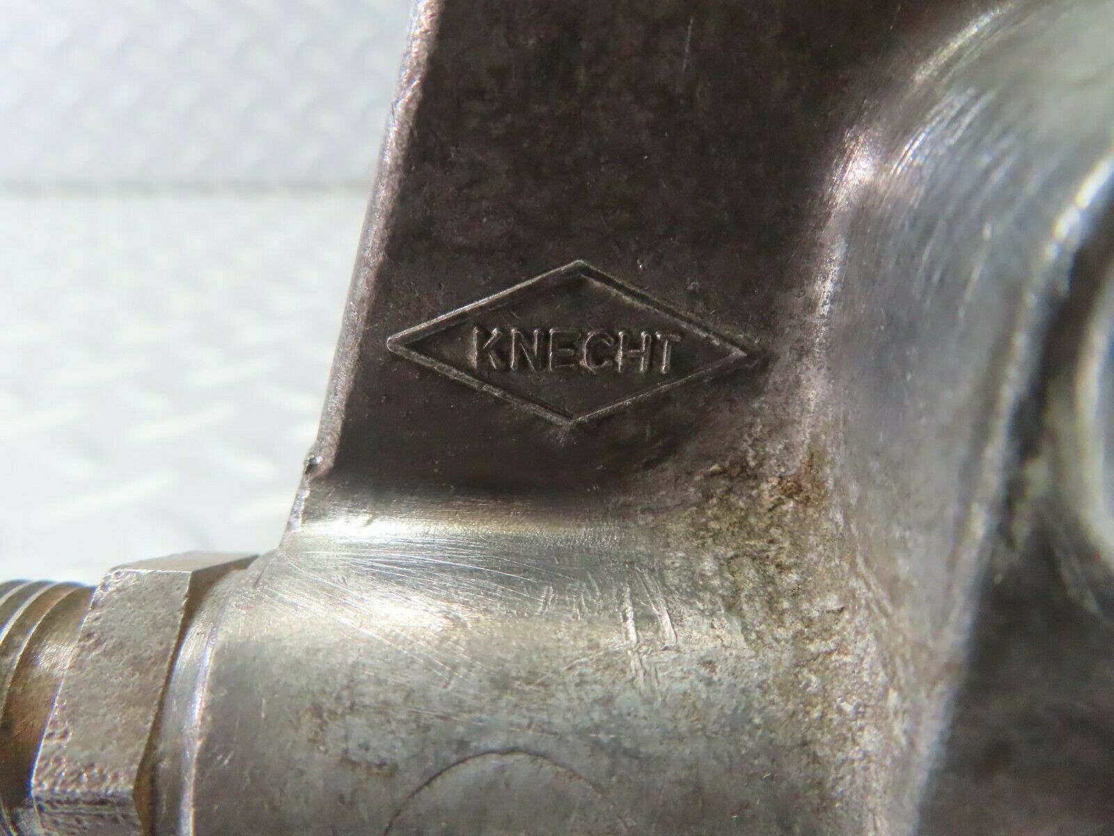 8308 Mercedes-Benz W109 Fuel Filter Knecht FB602